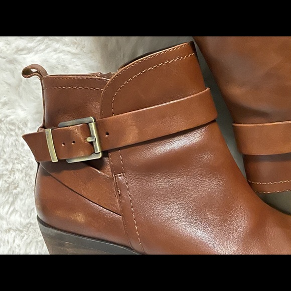 Ankle Boot - Picture 3 of 6